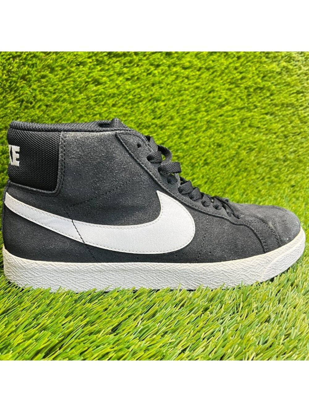 Nike SB Zoom Blazer Mid Mens Size 8 Black White Athletic Suede Shoes Sneakers